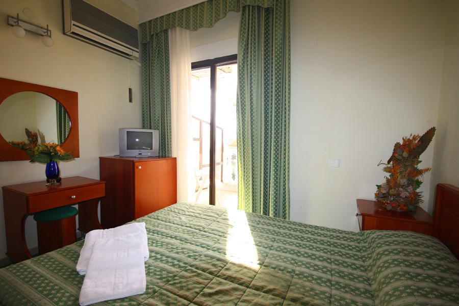 Cavo D' Oro Hotel Nea Moudania Quarto foto